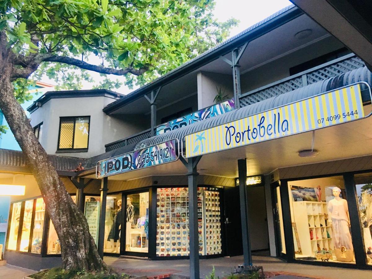 Gratitudes Boutique Suites Port Douglas Exterior photo